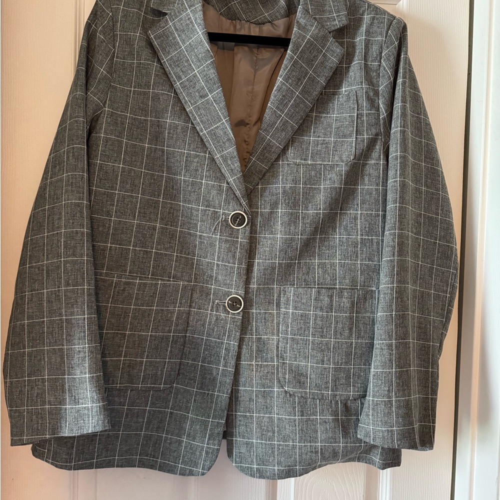 Elegant Gray Blazer